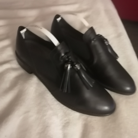 Stuart Weitzman shoes - Picture 3 of 3